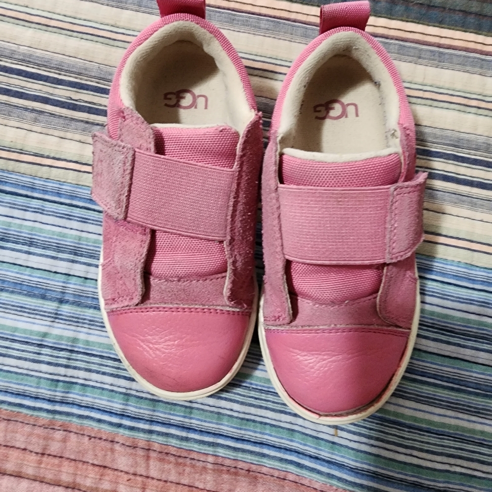 Ugg girl shoes